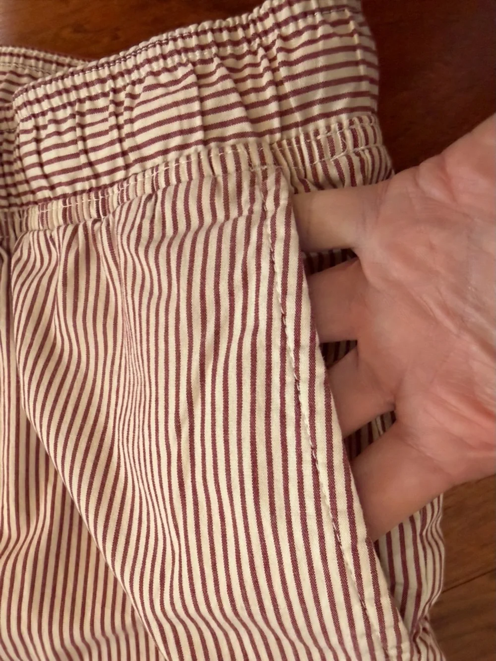 Banana Republic Men's Red & White Striped Deck Shorts 8.5” cotton spandex Medium - Picture 3 of 6